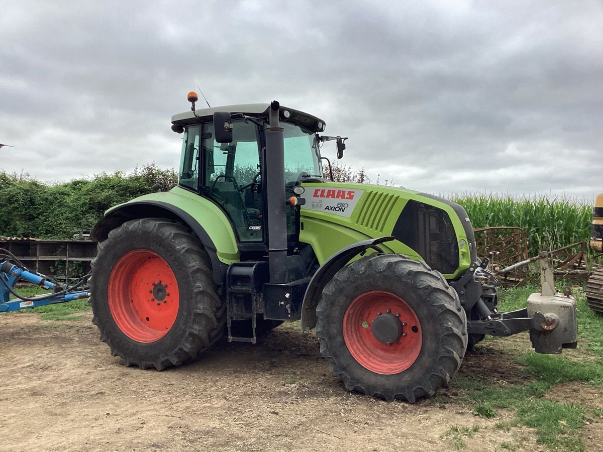 E-FARM: Claas Axion 810 - Traktor - id BUVPNRC - 39 900 € - Rok produkcji: 2011 - Motogodziny: 8000,Moc silnika: 215,Francja