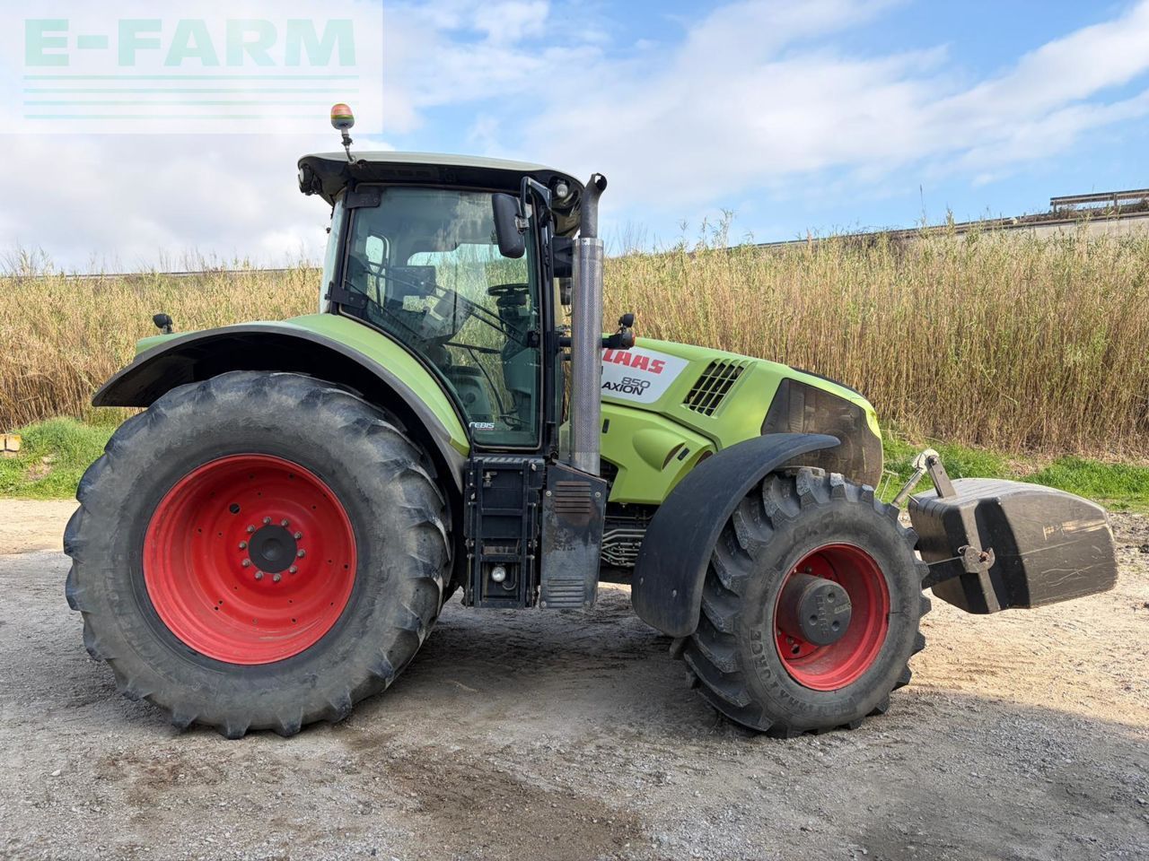 Claas Axion 850 Traktor 52 900 €