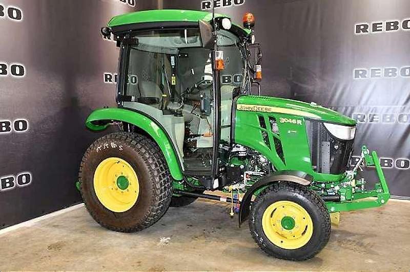John Deere 3046 R Tractor 54.000 €