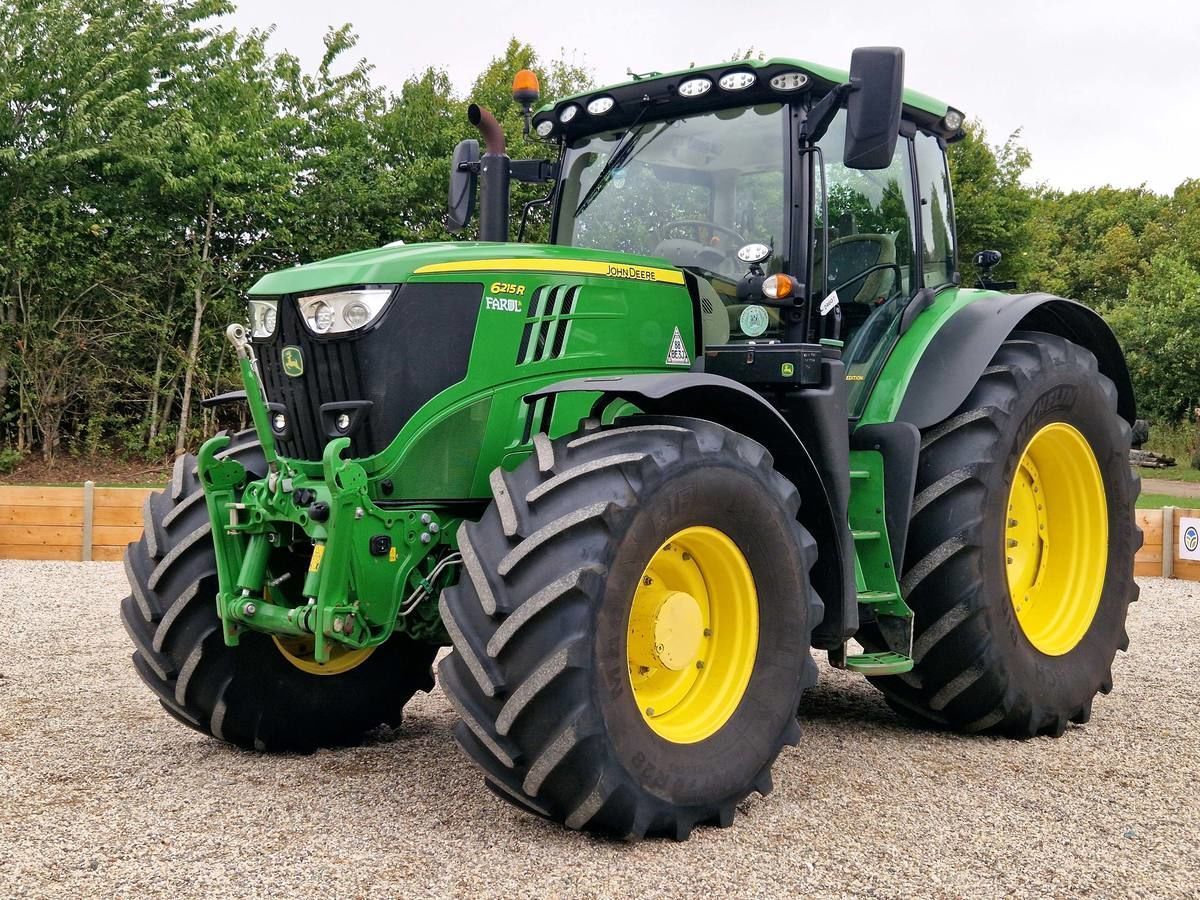 E-FARM: John Deere 6215 R - Tractor - id RGZFLZR - €137,752 - Year of construction: 2022 - Engine hours: 2,947,Engine power (HP): 214,United Kingdom