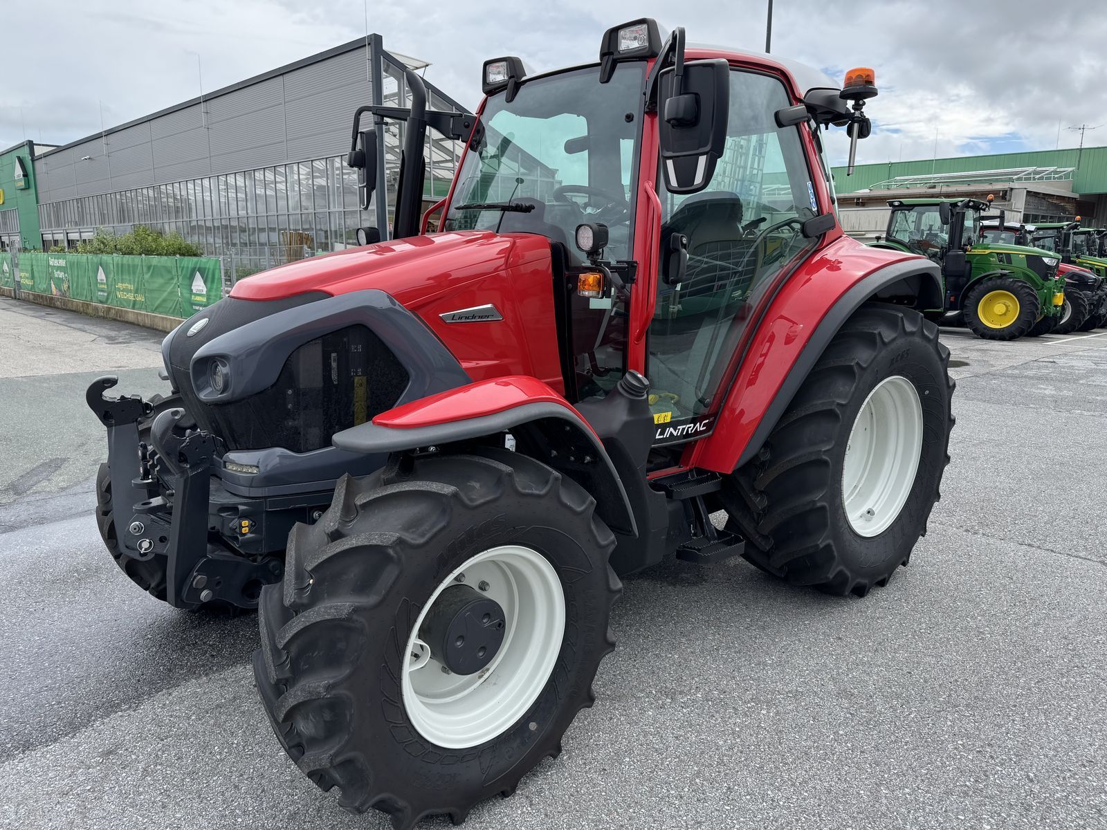 Lindner Lintrac 80 Tractor €83,250