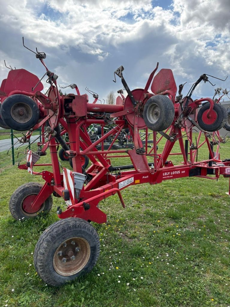 Lely Lotus 900 Profi Tedder €9,000