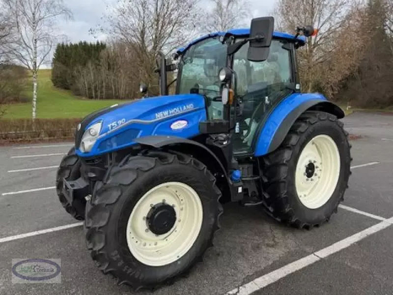 E-FARM: New Holland T5.90 - Trattore - id K9DLLPI - 64.992 € - Anno di costruzione: 2025 - Ore: 15,Potenza del motore: 90,Austria