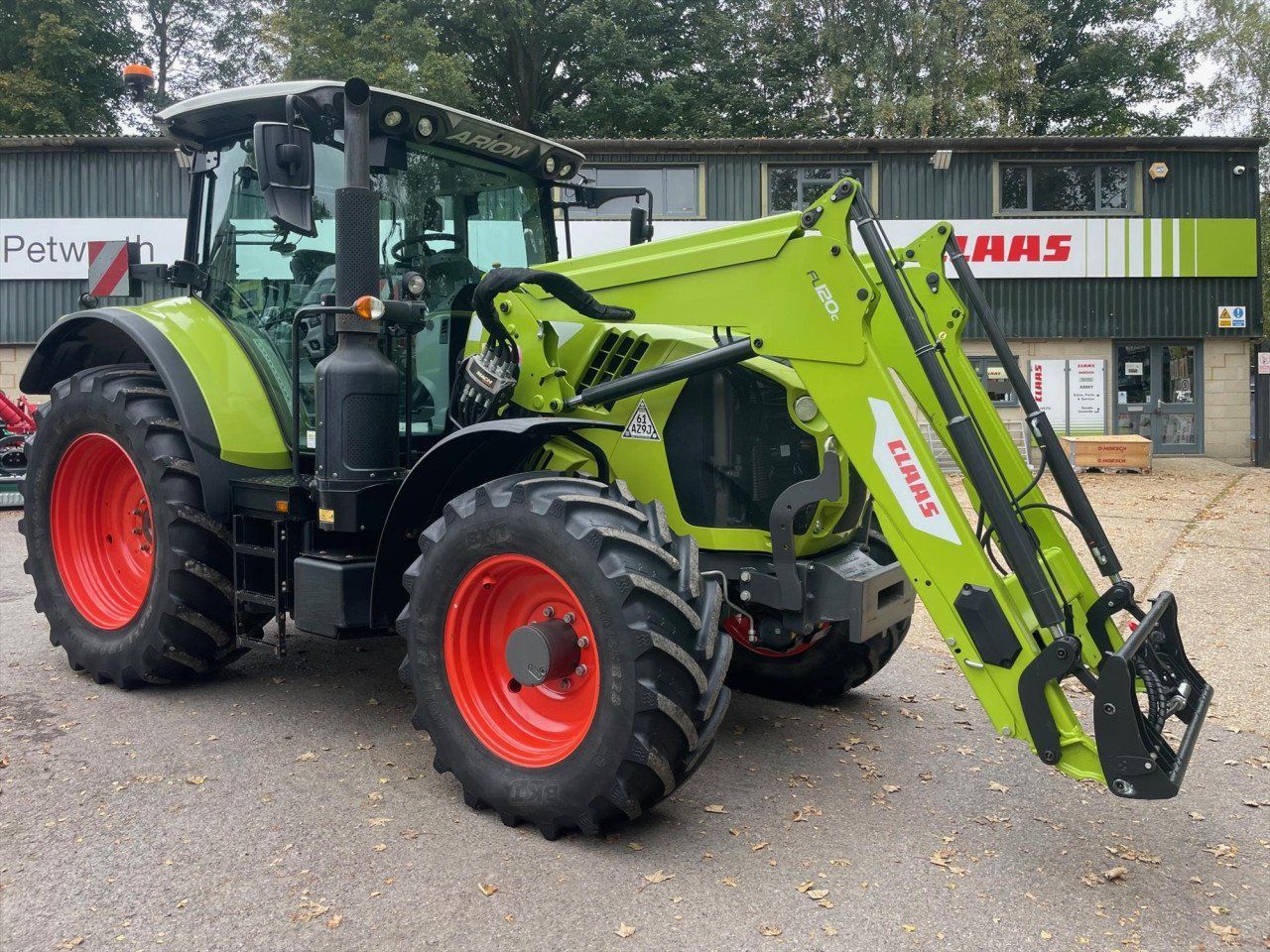 E-FARM: Claas Arion 630 - Traktor - id UHLXPYF - 90.954 € - Baujahr: 2021 - Abgelesene Motorstunden: 2.750,Motorleistung (PS): 165,Vereinigtes Königreich
