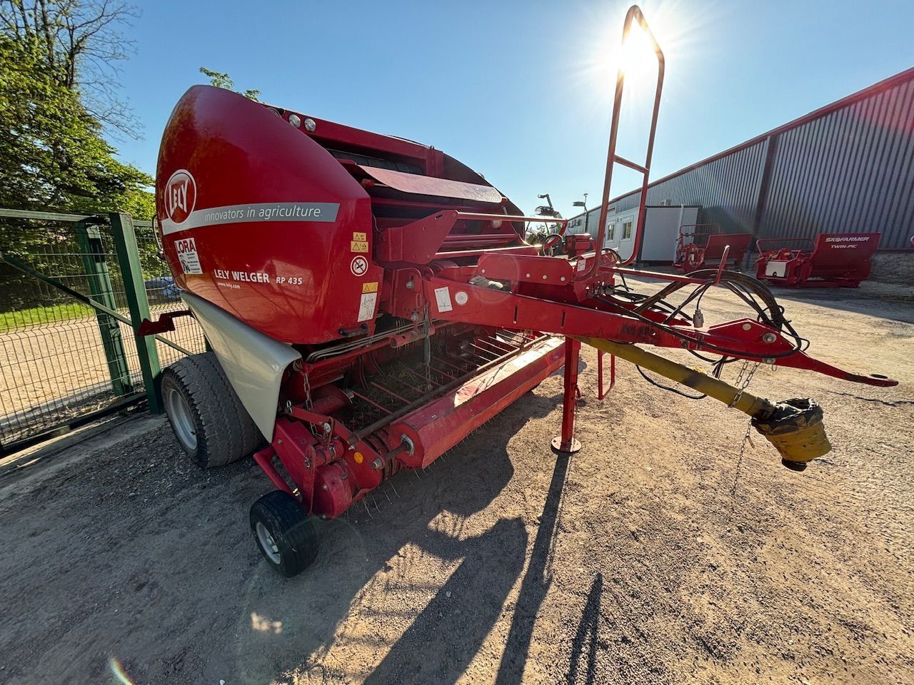 E-FARM: Lely-Welger rp 435 master - Baler - id QBTU9XI - €17,000 - Year of construction: 2010 - Total number of bales produced: 25,500,France