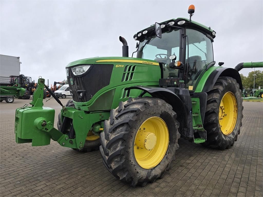 E-FARM: John Deere 6215 R - Traktor - id BU5KGWK - 63.000 € - Baujahr: 2015 - Abgelesene Motorstunden: 8.521,Motorleistung (PS): 214,Litauen