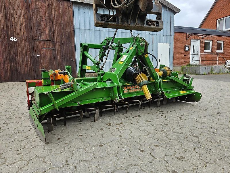 E-FARM: Amazone KE 3000 Super - Power harrow - id QZJFVA9 - €7,300 - Year of construction: 2015 - Germany