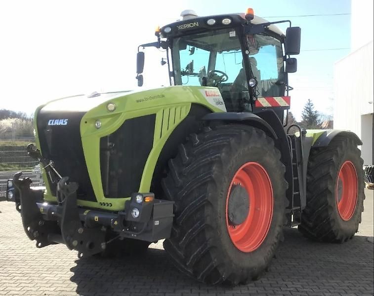 E-FARM: Claas Xerion 5000 - Τρακτέρ - id BBKGA4B - 325.000 € - Χρονία: 2022 - Μετρητής ωρών: 1.682,Γερμανία