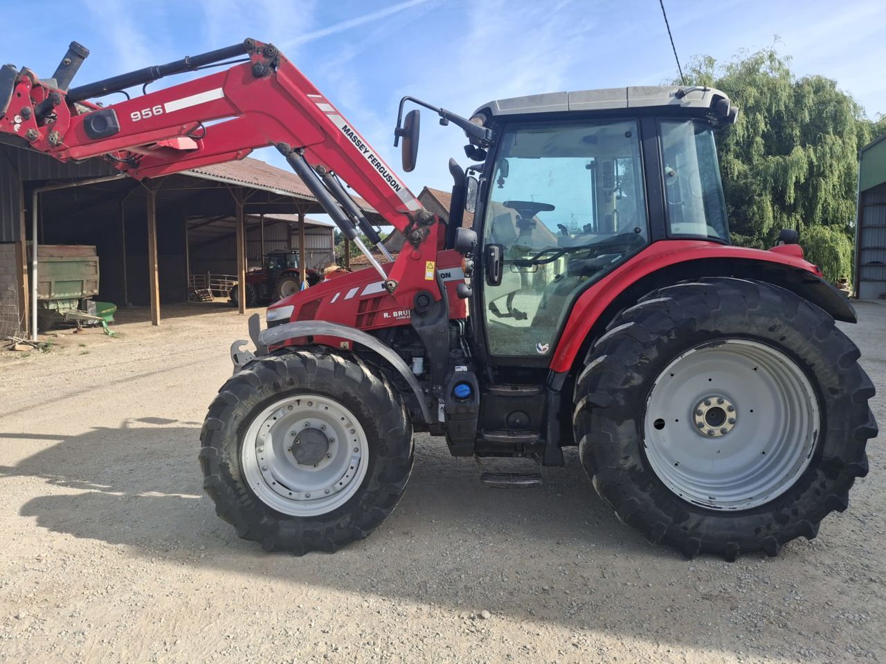 Massey Ferguson 5613 Dyna-6 Traktor 47 000 €