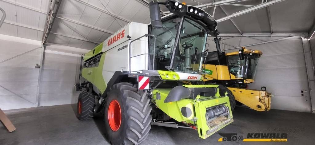 Claas Lexion 7500 Combine harvester €310,000