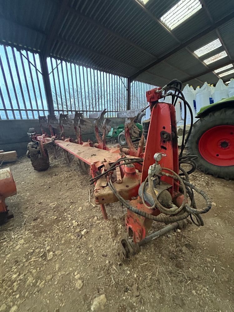 Kuhn varimaster 153 nsh Charrue 22 500 €