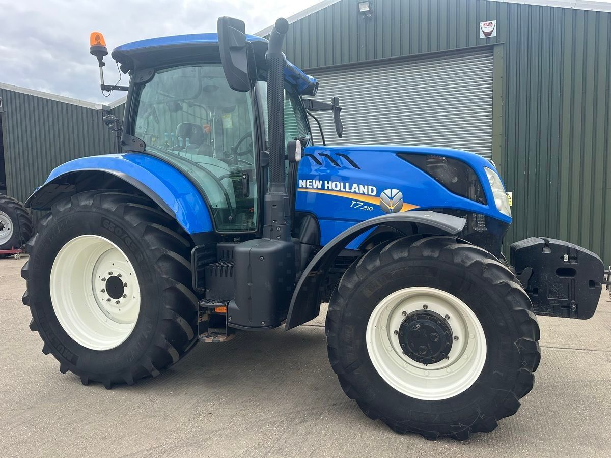 New Holland T7.210 Tractor €65,532