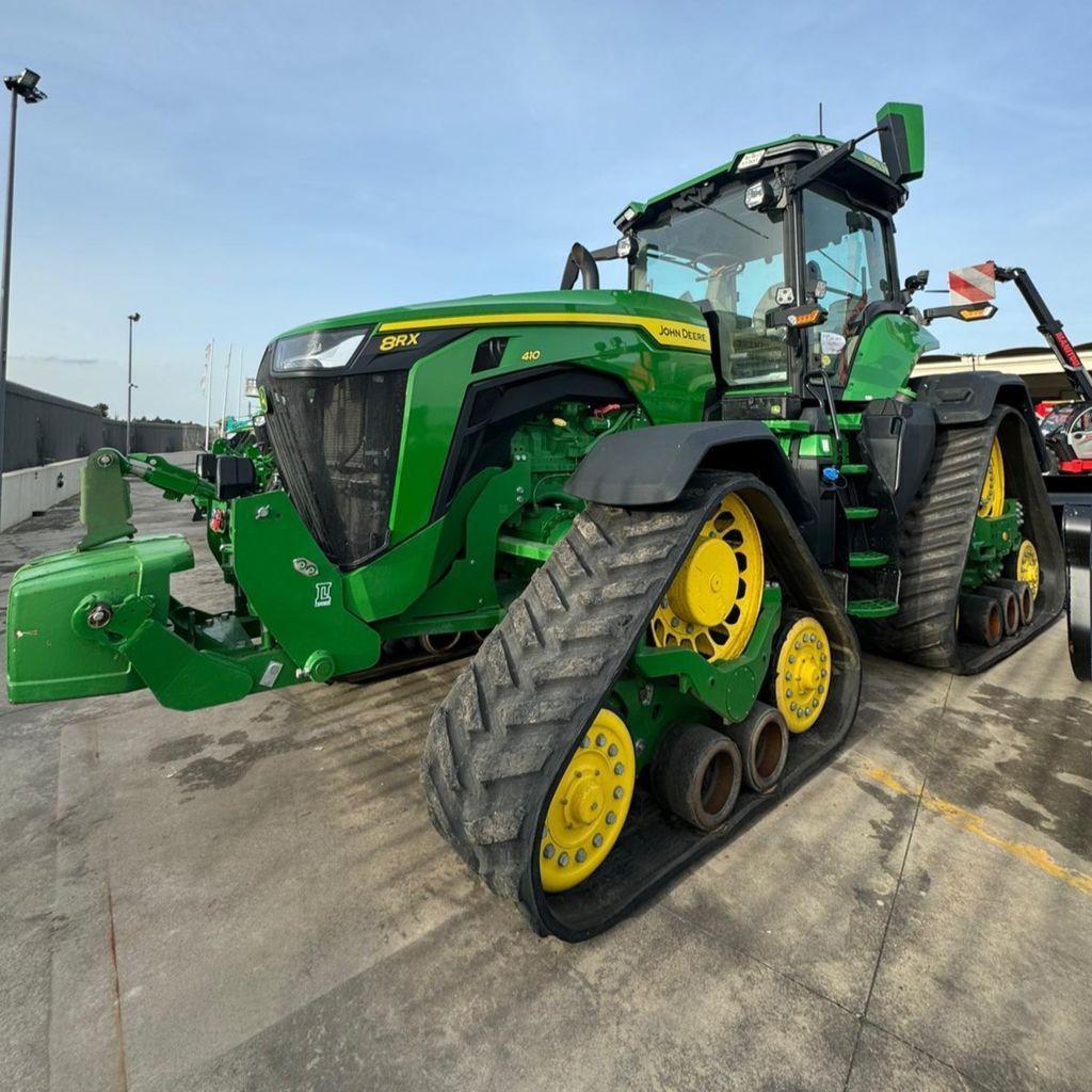 E-FARM: John Deere 8RX 410 - Tractor - id DDMEII5 - €330,000 - Year of construction: 2022 - Engine hours: 890,Engine power (HP): 410,Italy
