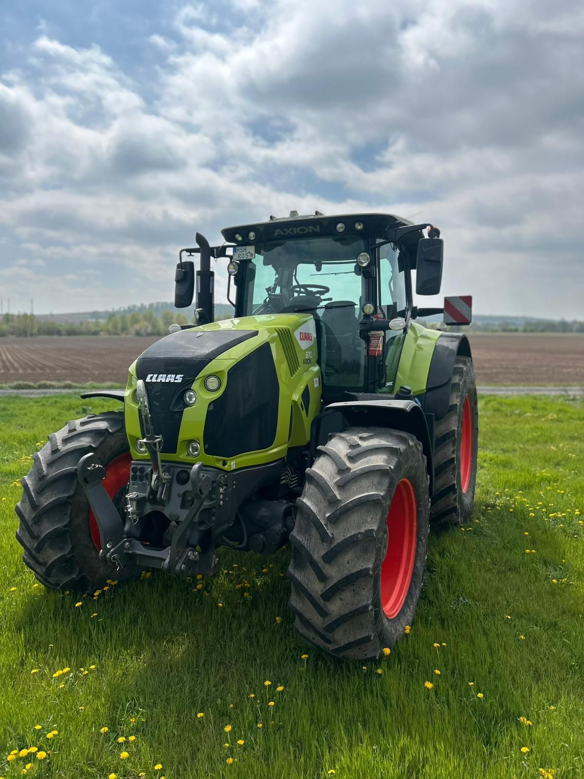 Claas Axion 870 CMATIC Tractor €99,000
