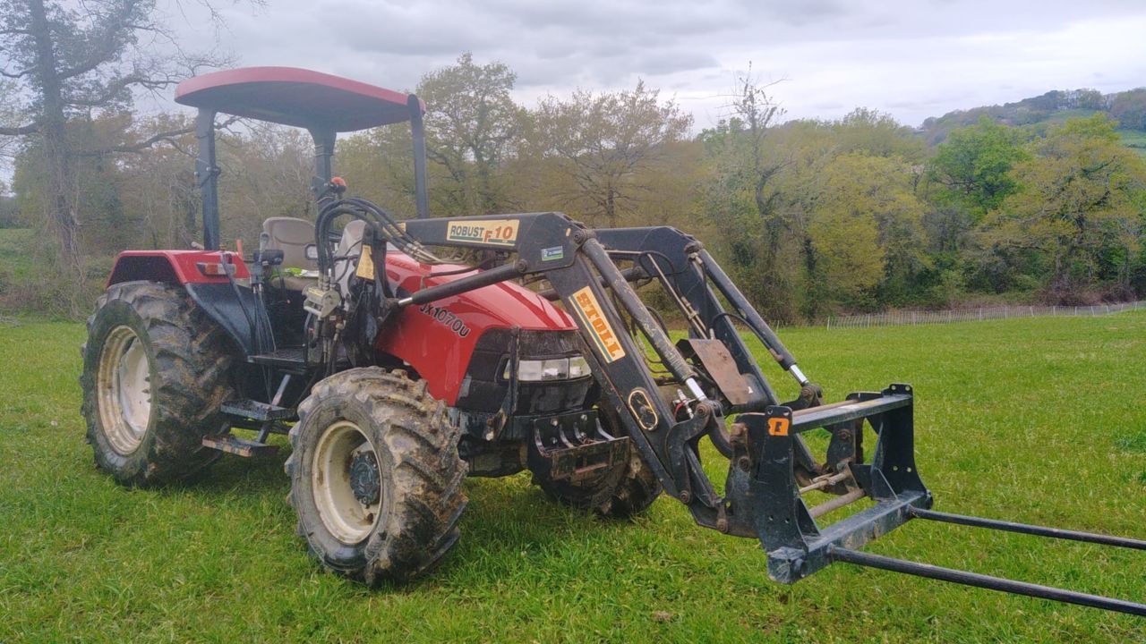 Case IH JXU 1070 Tractor €23,500