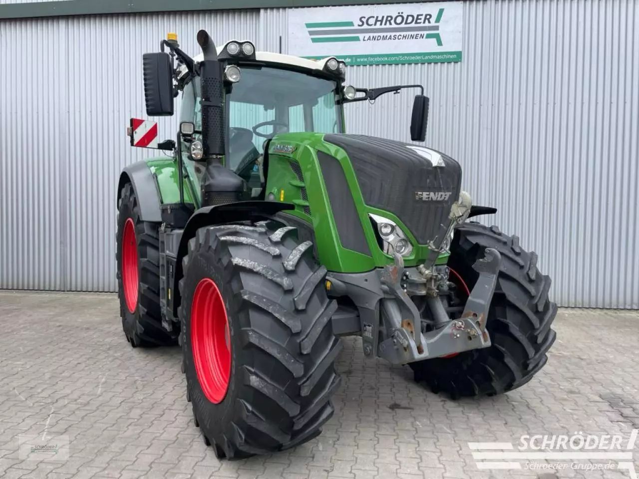 E-FARM: Fendt 828 Vario ProfiPlus - Traktor - id IAUYRP4 - 129.885 € - Baujahr: 2018 - Abgelesene Motorstunden: 3.946,Motorleistung (PS): 287,Deutschland