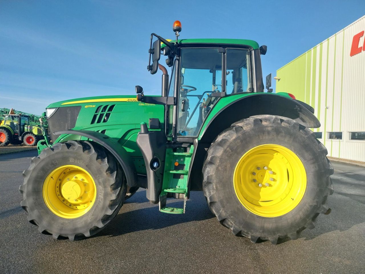 E-FARM: John Deere 6175 M - Tractor - id GLBIUED - €82,500 - Year of construction: 2019 - Engine hours: 2,660,Engine power (HP): 175,France