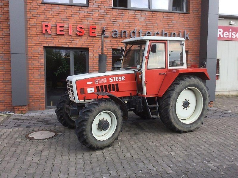 Steyr 8110 tractor €17,900