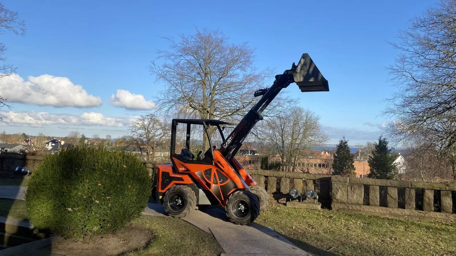 E-FARM: cast group 825 d - Chargeuse sur pneus - id YZ2HGNS - 35 500 € - Année: 2025 - Puissance du moteur (chevaux): 26,Danemark