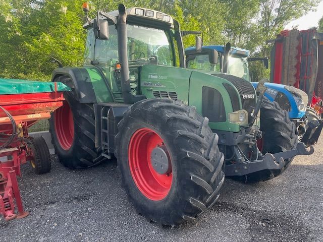 E-FARM: Fendt Favorit 926 Vario - Tracteur - id GD3UT6H - 65 000 € - Année: 2002 - Lecture du nombre d'heure: 12 836,Puissance du moteur (chevaux): 260,Italie