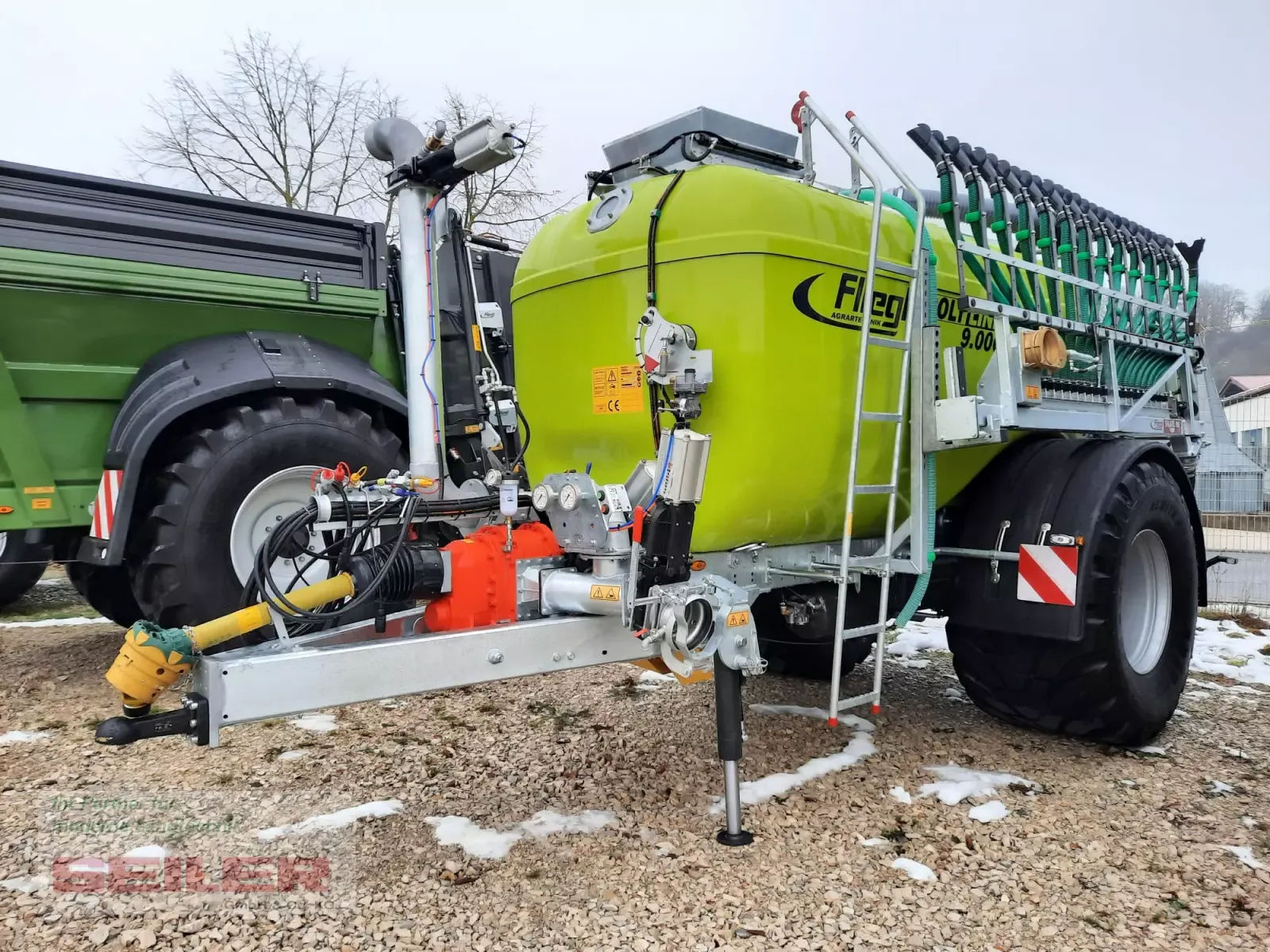 E-FARM: Fliegl pfw 9000 poly-line einachs 9m³ + skate 90 schleppschuh 9m - Echipament pentru suspensii si altele - id QA9Z912 - 75.210 EUR - Anul: 2023 - Germania