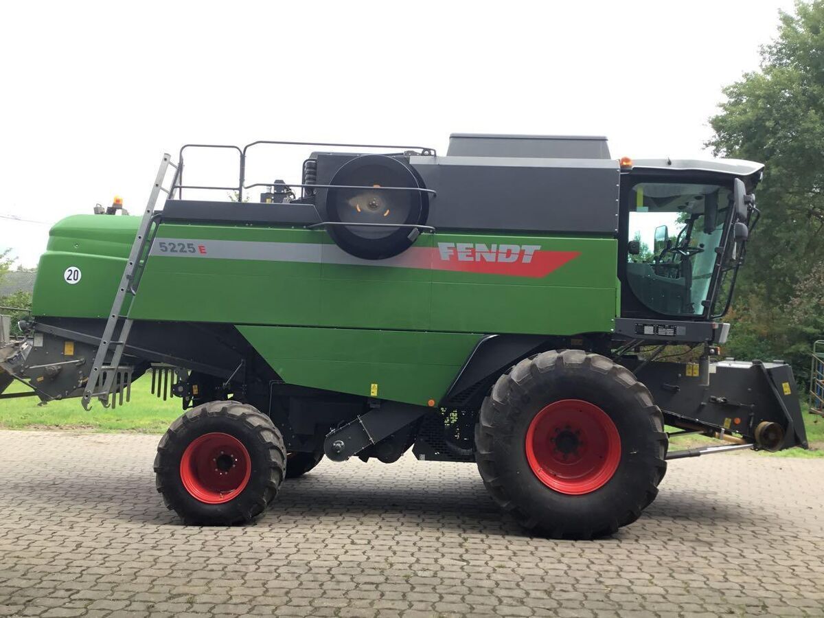 E-FARM: Fendt 5225 E - Combine harvester - id IJYHHRP - €89,000 - Year of construction: 2017 - Engine hours: 355,Engine power (HP): 225,Germany