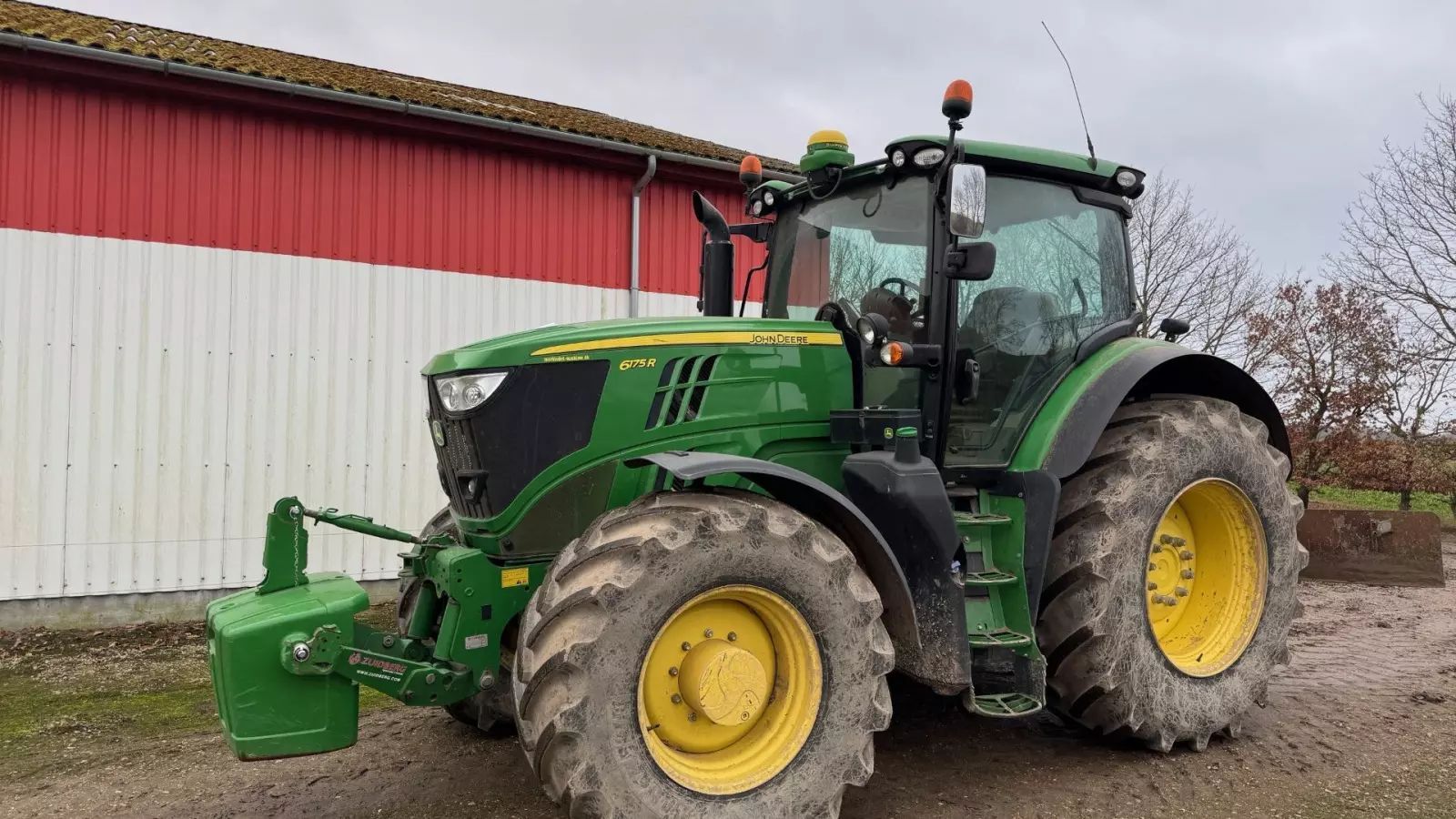 John Deere 6175 R Tractor €106,911