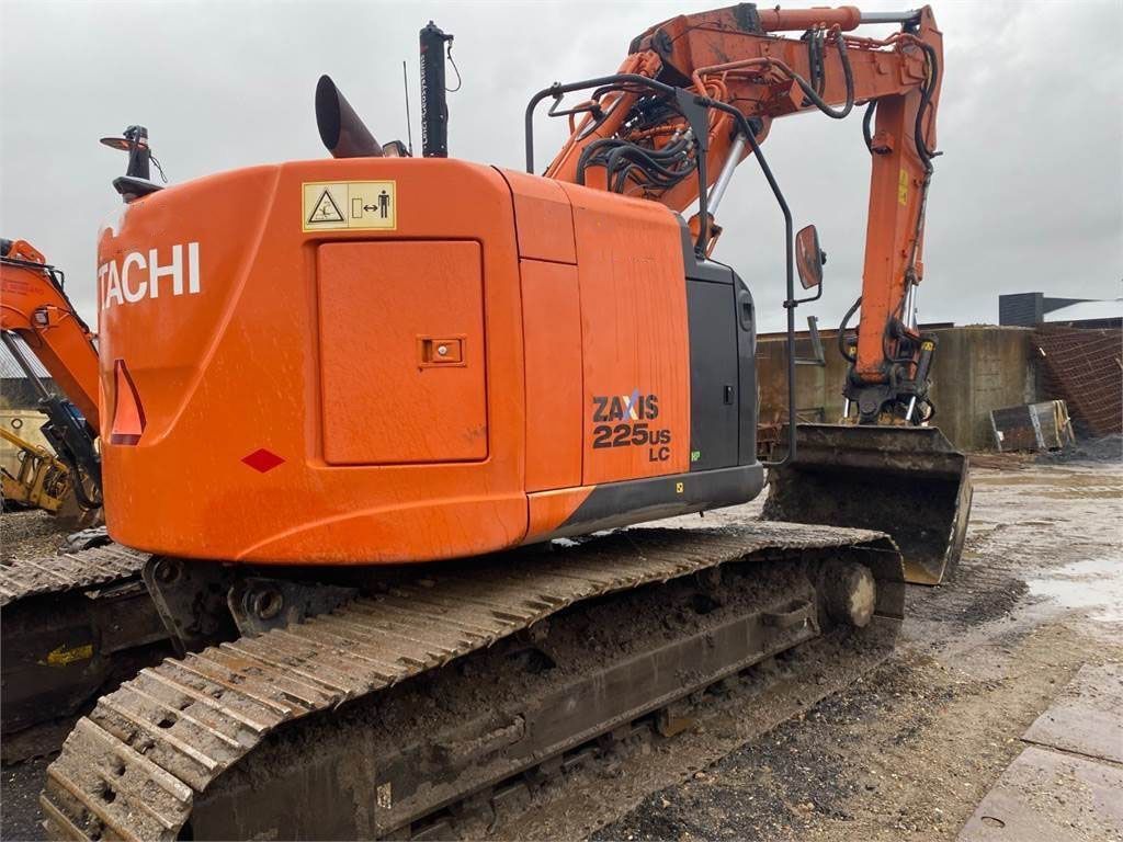 Hitachi zx 225 us lc-5 b Escavatore cingolato 80.307 €