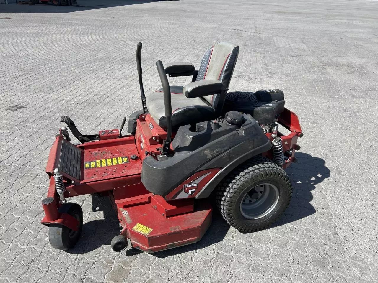 FERRIS zt 400 Lawn mower €6,020