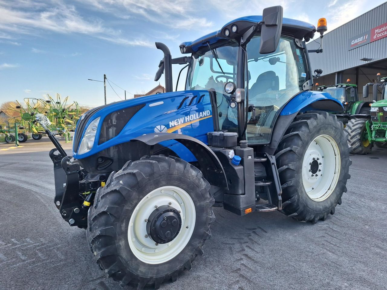 E-FARM: New Holland T6.175 - Tractor - id T7JNGBM - 78.000 € - Año: 2019 - Horas: 2205,Potencia del motor: 145,Francia