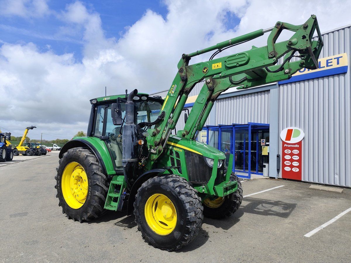 John Deere 6100 M Tractor 64.000 €