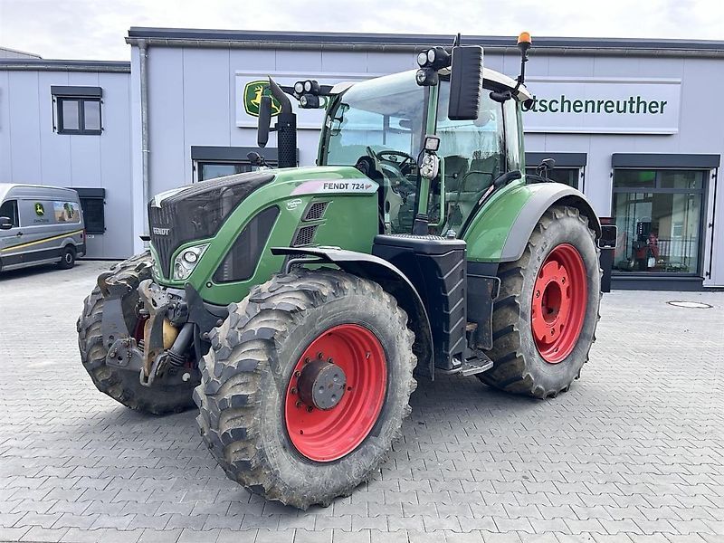 E-FARM: Fendt 724 Vario - Traktor - id YFNBEDG - 83.000 € - Baujahr: 2015 - Abgelesene Motorstunden: 8.860,Motorleistung (PS): 237,Deutschland