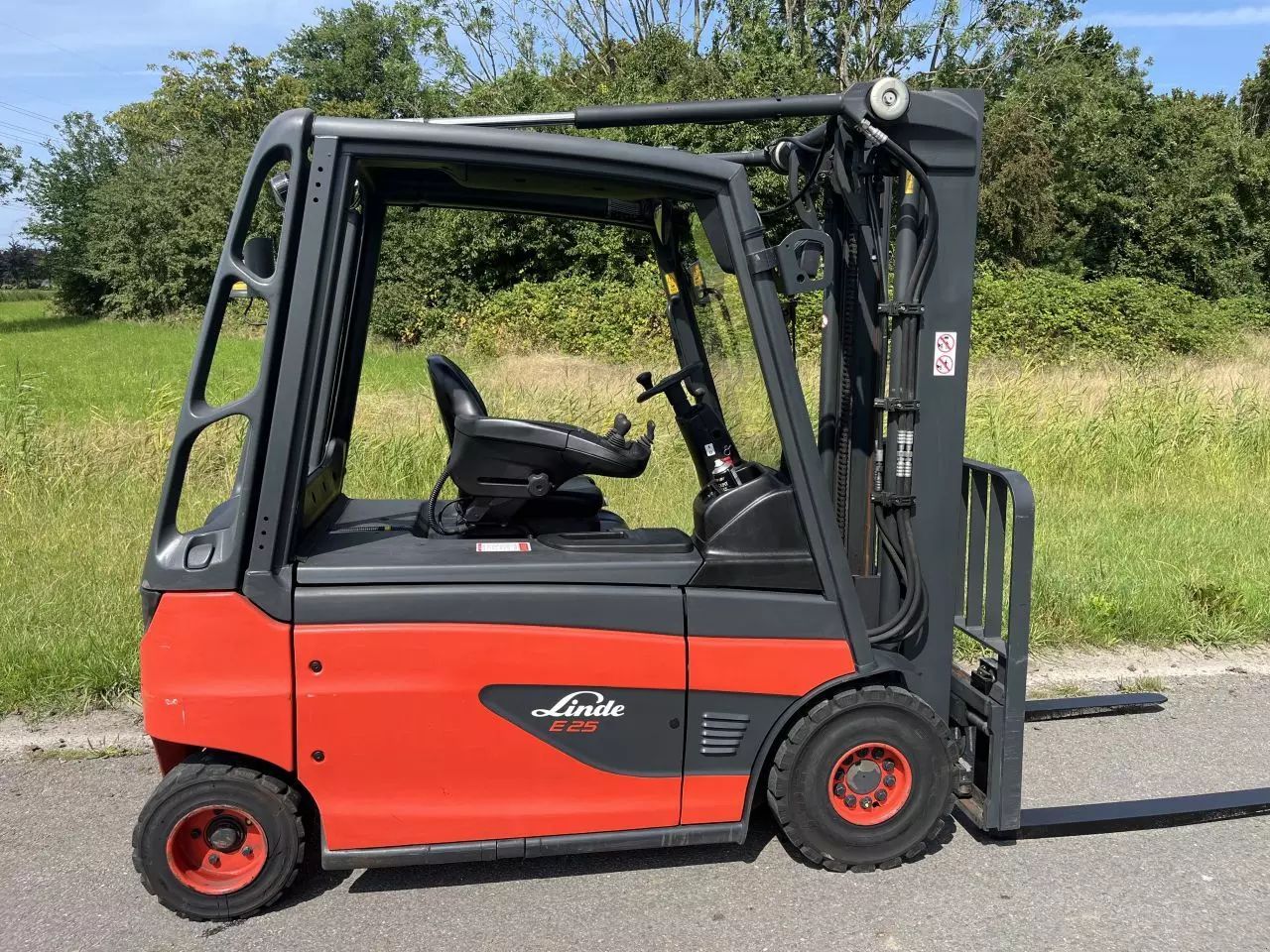 Linde e25l-01 Chariot élévateur 9 250 €