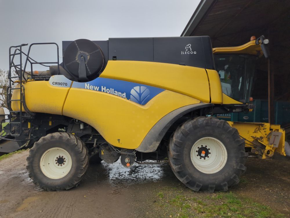 E-FARM: New Holland CR 9070 Elevation - Moissoneuse-batteuse - id SNJUNGJ - Année: 2008 - Lecture du nombre d'heure: 3 205,France