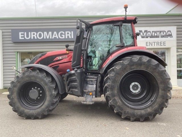 E-FARM: Valtra T215 Direct - Tractor - id IIPXNAV - 125.000 EUR - Anul: 2022 - Citeste ore: 1.555,Muterea motorului: 215,Franța