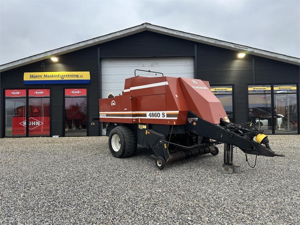 Hesston 4860 Ballenpresse 5.355 €