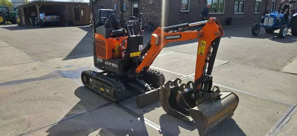 Doosan DX10Z Mini excavator €14,950