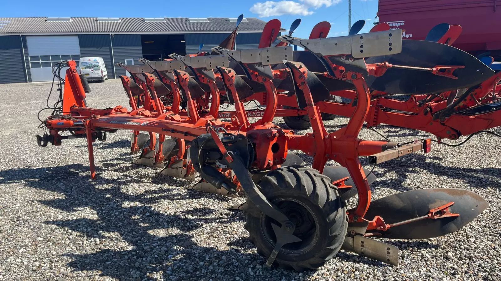 Kuhn 5 f. varimaster 153 nsh altid kørt med centralsmøring Плуг 18 669 €