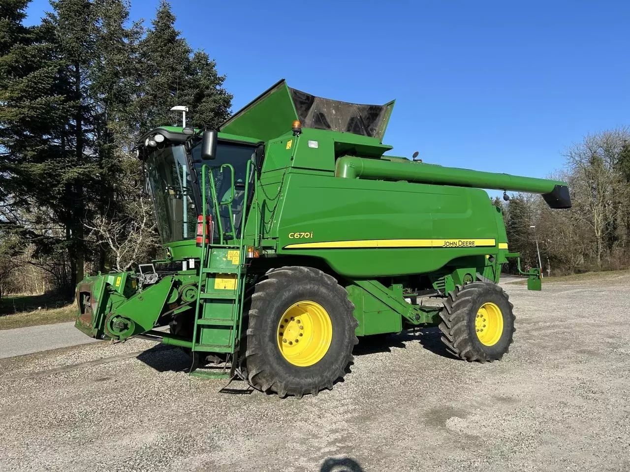 E-FARM: John Deere C 670 - Moissoneuse-batteuse - id UC29DNB - 67 003 € - Année: 2008 - Puissance du moteur (chevaux): 400,Danemark