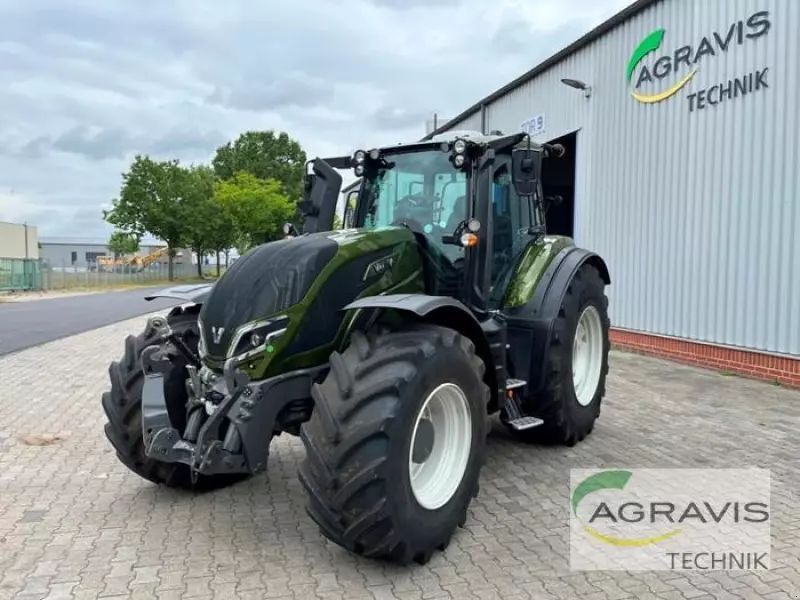E-FARM: Valtra T235D - Tractor - id ARCKAL4 - €157,000 - Year of construction: 2024 - Engine hours: 462,Engine power (HP): 234,Germany