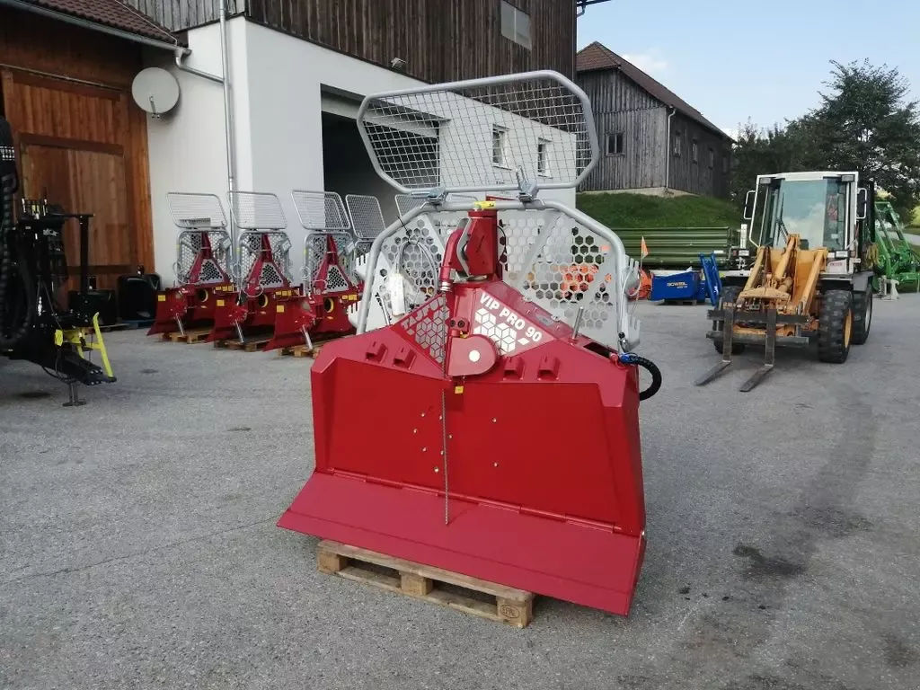 E-FARM: Tajfun vip pro 90 + axt funk - Forstausrüstung - id IKMWJ8N - 14.917 € - Baujahr: 2025 - Österreich