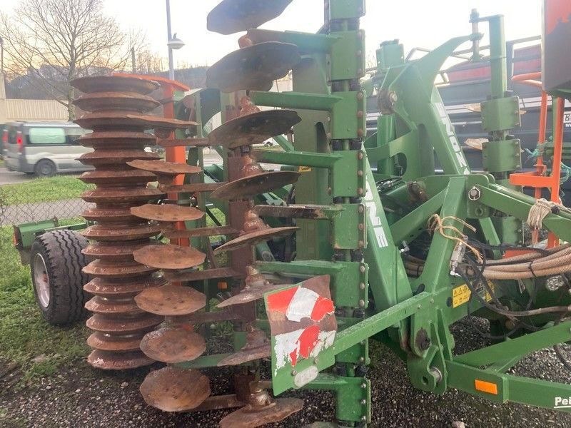 E-FARM: Amazone catros - Coltivatore - id EZMWXT9 - 21.900 € - Anno di costruzione: 2014 - Francia