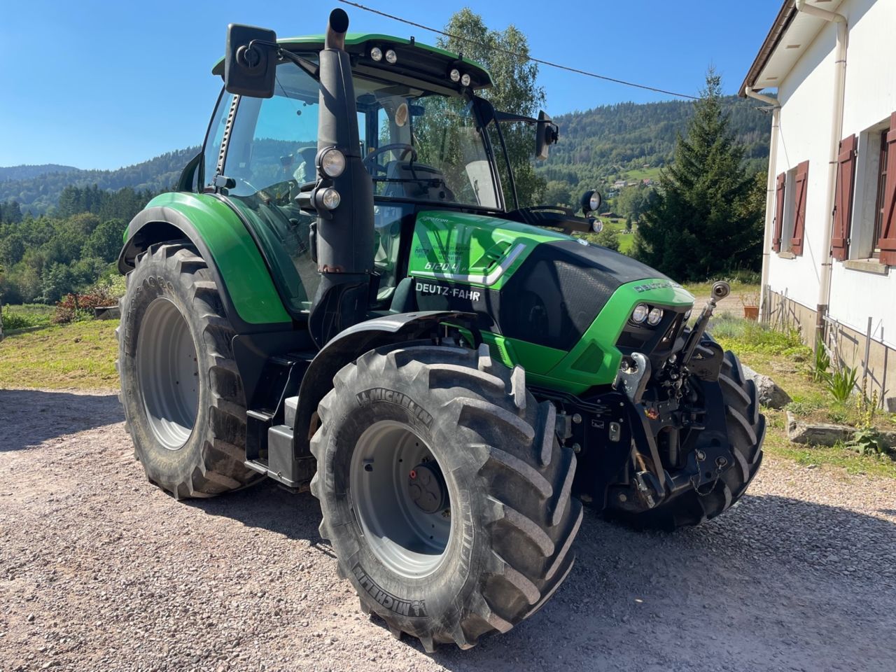 E-FARM: Deutz-Fahr Agrotron 6120.4 - Τρακτέρ - id KNLDGDG - 56.000 € - Χρονία: 2014 - Μετρητής ωρών: 3.600,Ισχύς κινητήρα: 120,Γαλλία