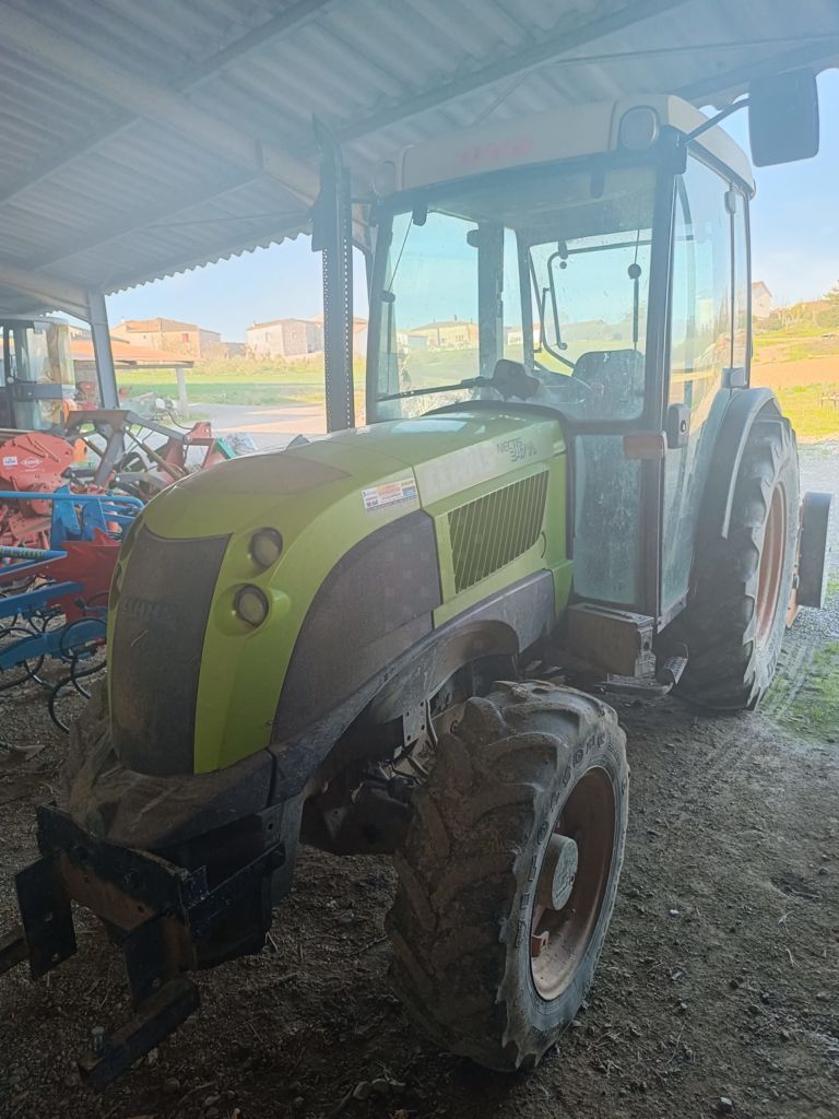 E-FARM: Claas Nectis 247 VL - Tractor - id BNMADNW - Año: 2008 - Horas: 3200,Francia