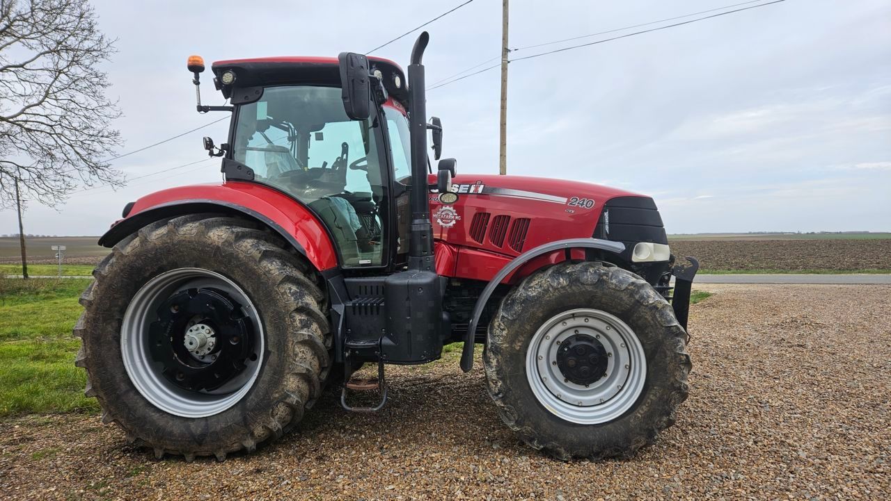 Case IH Puma 240 CVX Tractor 72.000 €