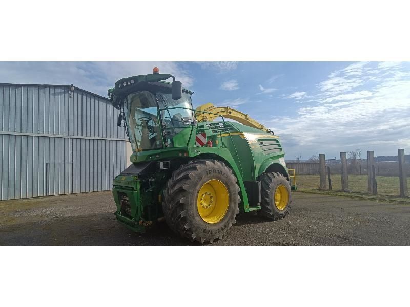 E-FARM: John Deere 8300 - Cosechadora de forraje autopropulsada - id 2EYLFGS - Año: 2018 - Horas: 2650,Francia