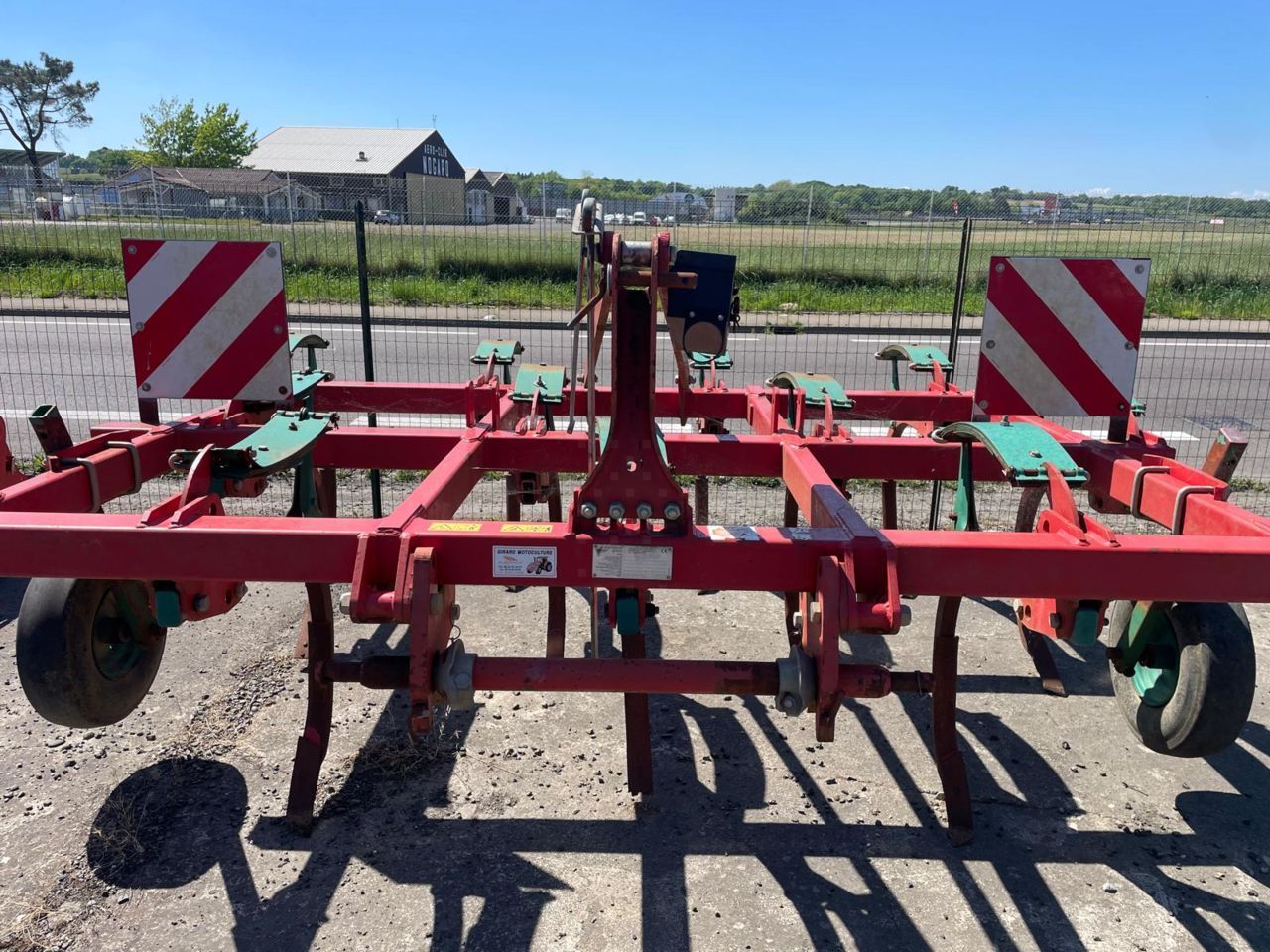 E-FARM: Kverneland clc - Cultivateur - id 6AAGAS3 - 5 000 € - Année: 2005 - France