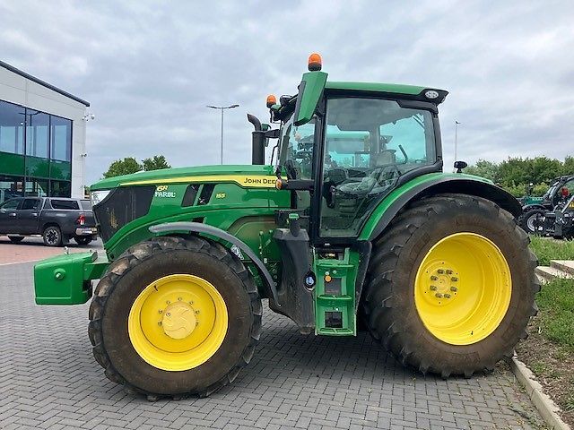E-FARM: John Deere 6R 155 - Traktor - id MHJ9YDL - 144.135 € - Baujahr: 2024 - Abgelesene Motorstunden: 875,Motorleistung (PS): 155,Vereinigtes Königreich