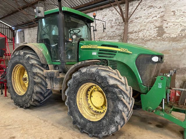 E-FARM: John Deere 7920 - Traktor - id XGF435Y - 49.500 € - Baujahr: 2005 - Abgelesene Motorstunden: 10.000,Motorleistung (PS): 230,Frankreich
