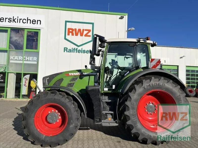 Fendt 724 Vario Tractor
